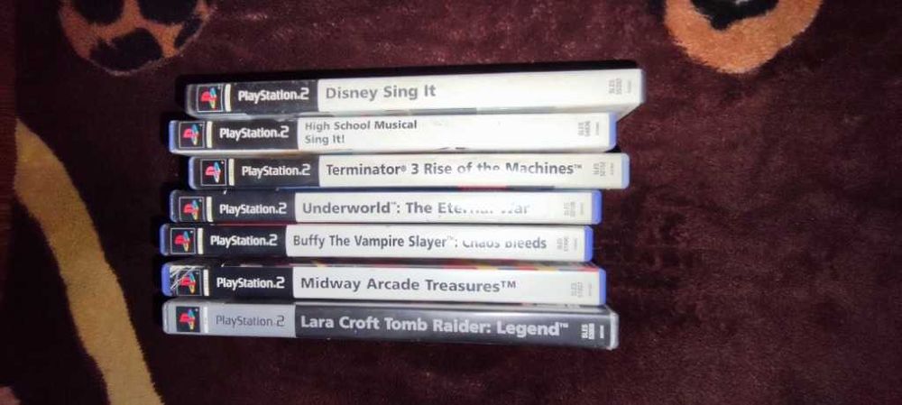 Zestaw gier PS2.