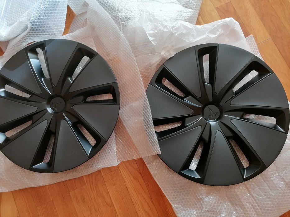 4 tampões novos originais p/ jante Photon de 18” Tesla Model 3 Highland 2024