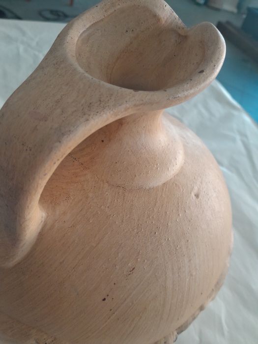 Ânfora ou bilha de barro não vidrado (antigo)