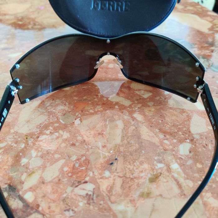 Очки солнцезащитные Ferre