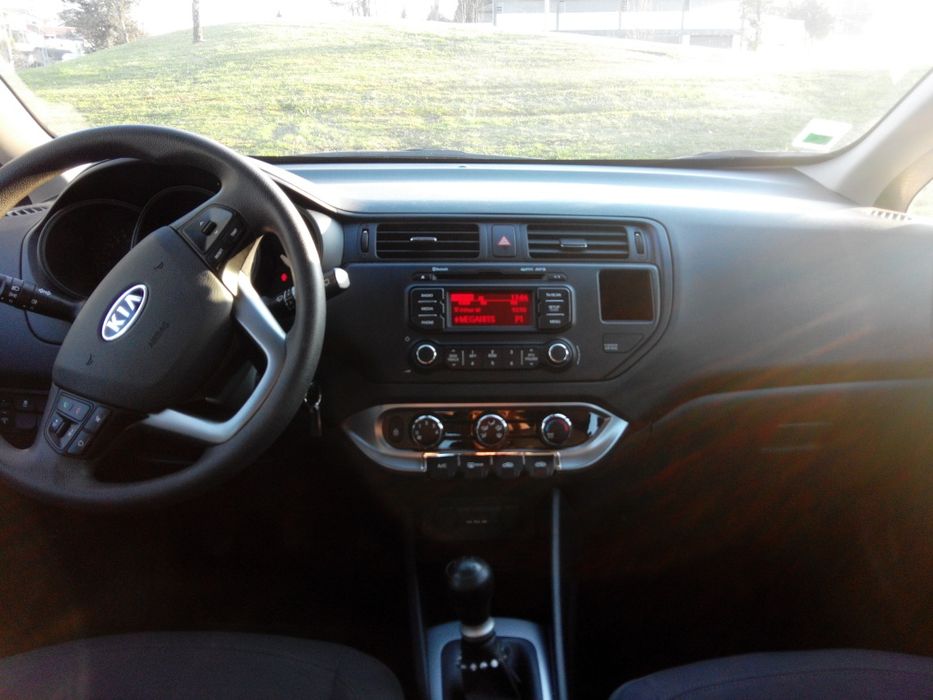 Kia  Rio  1.2 em muito bom estado