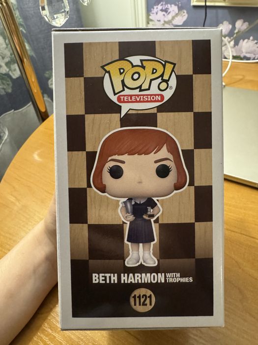 Beth Harmon with trophies 1121 Funko Pop