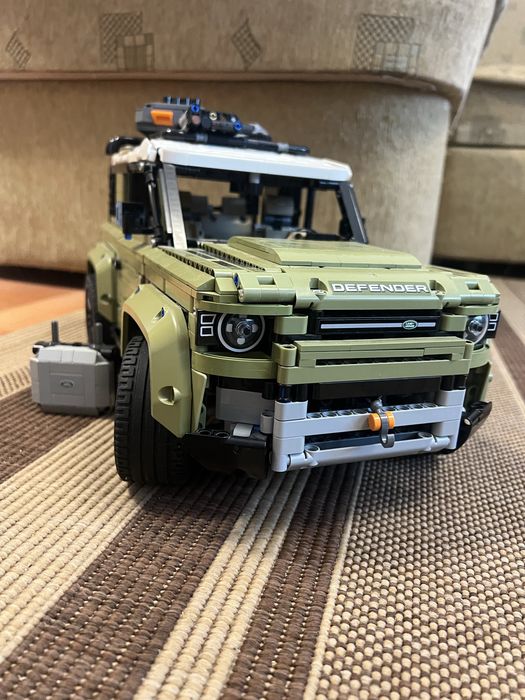 Lego Technic Land Rover Defender 42110