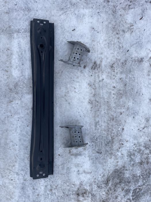 Odbój strefa zgniotu Belka zderzaka tył Toyota Corolla e21 Kombi igła