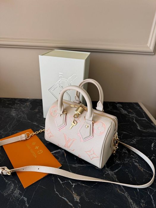Louis Vuitton Speedy Bandoulière 20 Ivory/Peach Monogram / сумочка
