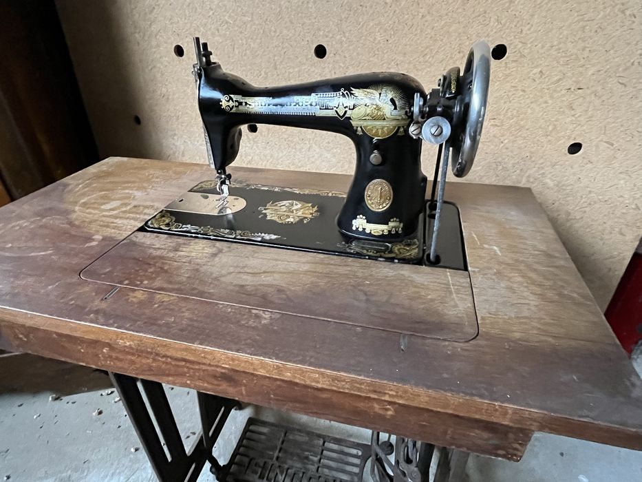 Máquina de costura Singer original de pedal – completa e antiga