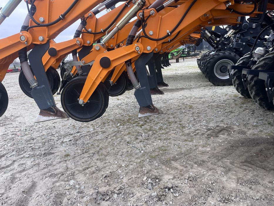 Mzuri Pro-Til 4t Select  WYPRZEDAŻ Strip till /stkczajkowski