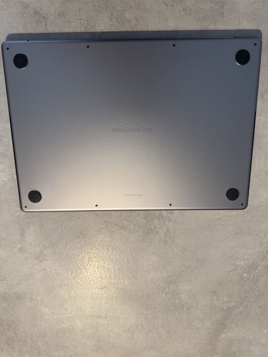 MacBook Pro 16” M2 Pro – 16 GB RAM, 1 TB SSD – Jak Nowy