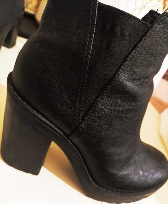 Buty czarne na koturnie,nowe, rozm.38/39