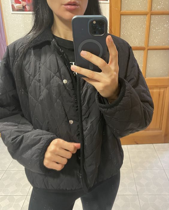 Куртка Massimo dutti . Розмір М .