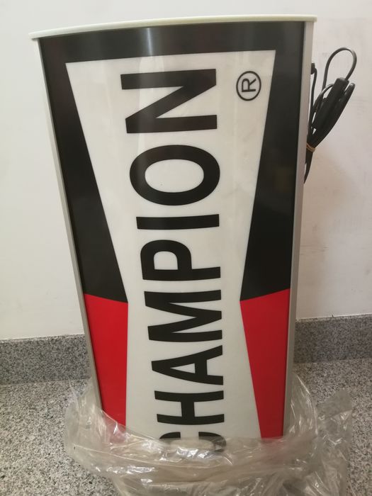 Reclame luminoso Champion