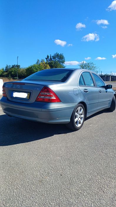 Mercedes-Benz C 200 — fotografia 3