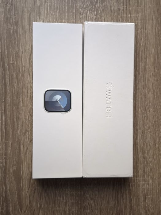Продам Apple Watch Series 9 45mm Silver