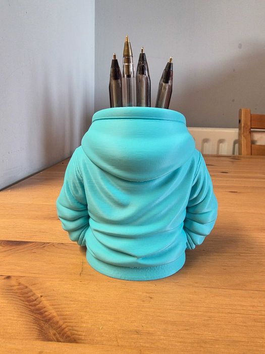 Porta Canetas Hoodie – Impressão 3D Moderna