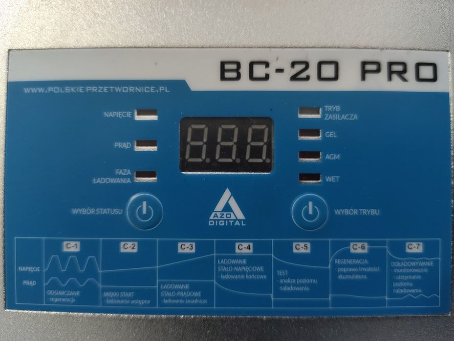 Ładowarka akumulatorów 12V/20A automatyczna
