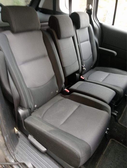 Vendo- Mazda 5 7 lugares