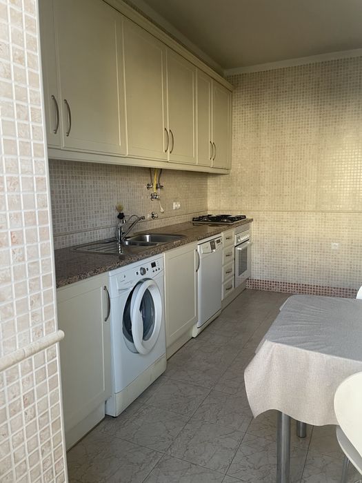 Apartamento T3 com dois lugares de Garagem