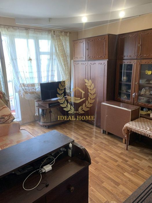 Продаю 2-кімнатну квартиру у Дніпровському районі, вул. Празька.