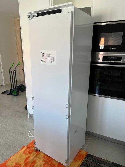 Frigorífico AEG SKE818E9ZC de encastrar em excelente estado!