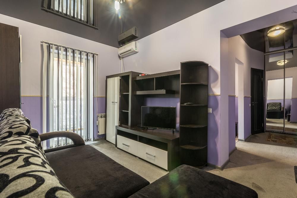 Своя. Центр ,Кёльнский бул. СВЕТ есть ВСЕГДА. Квартиры посутчно