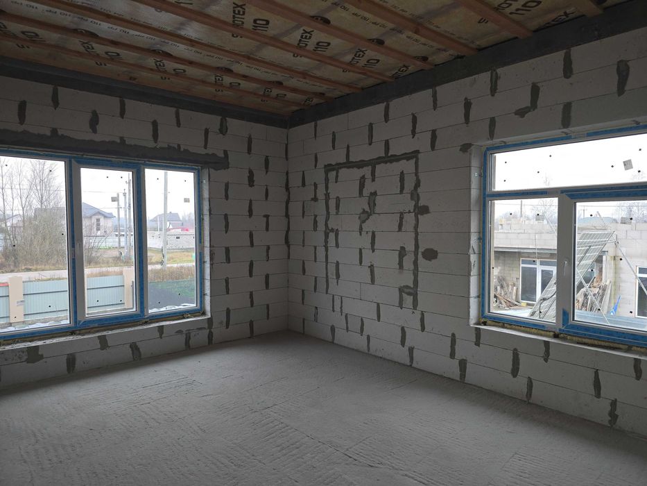 Двоповерховий будинок з газом, 5 соток землі, без комісії