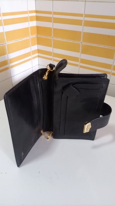 Bolsa de documentos estilo pochet em pele para homem  ou senhora