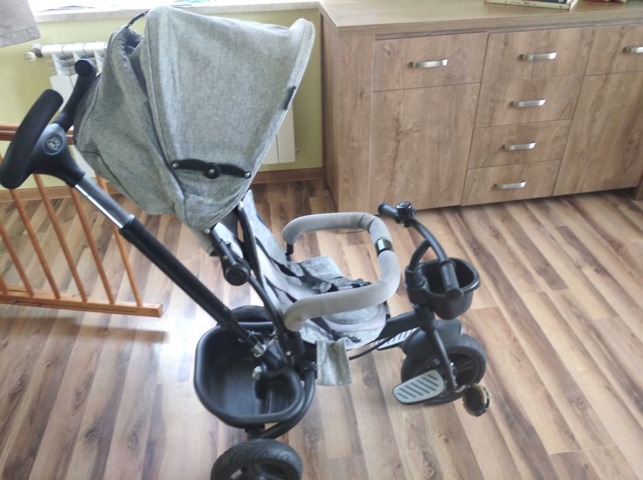 Kinder Kraft Aveo, trójkołowy