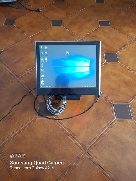 É negociável. PC Táctil - Vendo ou Troca por telefone de meu agrado