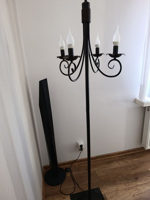 Żyrandol świecznikowy oraz lampa podłogowa