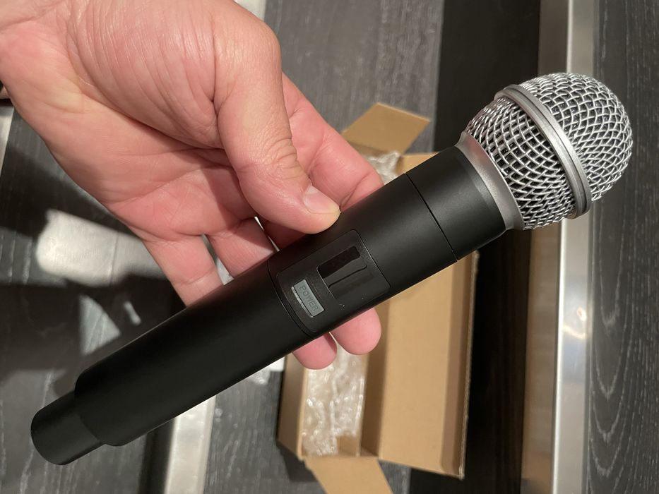 Microfone sem fio com regulação e receptor Novo!!!