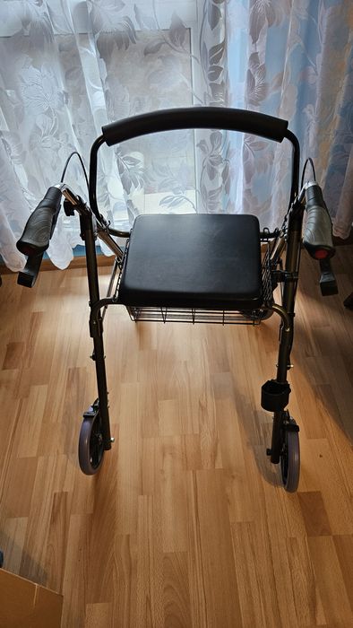 Sprzedam chodzik rehabilitacyjny Timago czterokołowy z siedziskiem