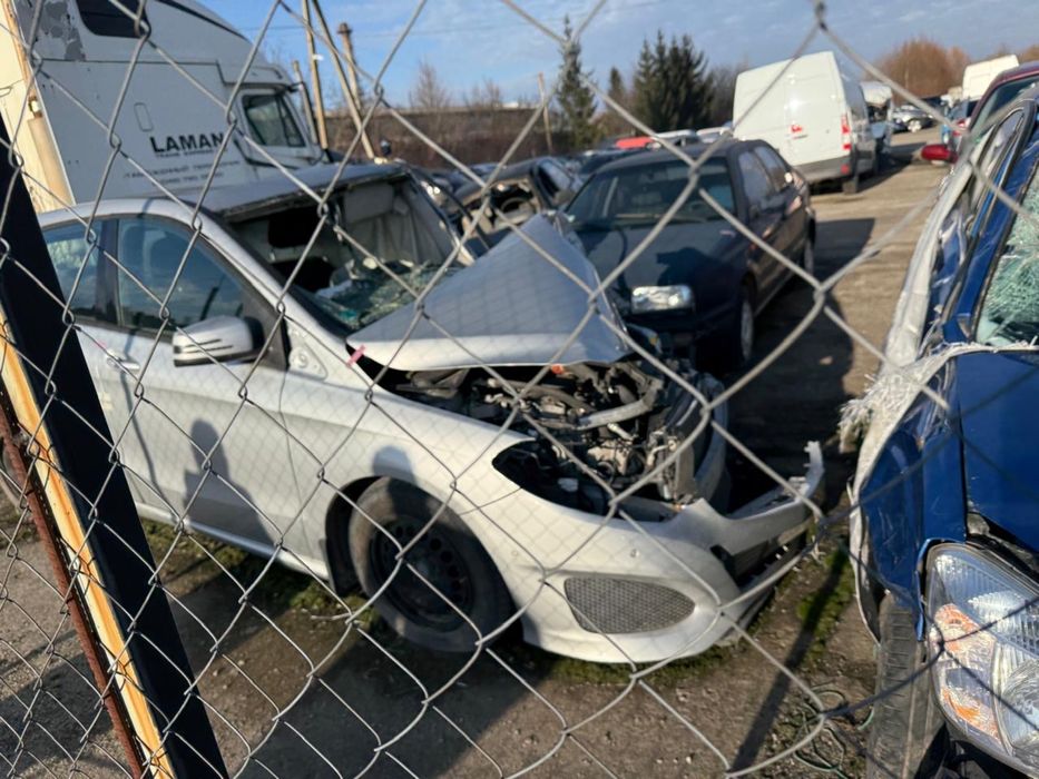 Продається Mercedes-Benz B180 CDI, 2015 року випуску після аварії