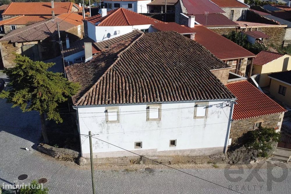Casa Espaçosa em Caçarelhos e Angueira