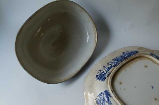 Willow-patterned serving tray with lid426076894062202885