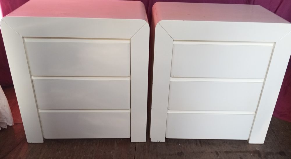 Conjunto de moveis de quarto em madeira lacada branca