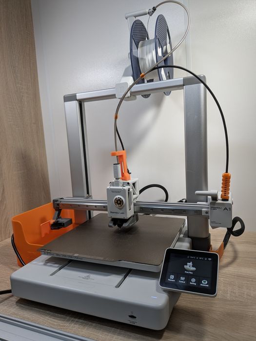 Професійний 3D-принтер Bambu Lab A1 у відмінному стані / весь комплект