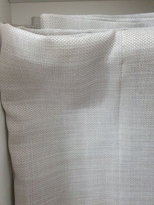 Cortinado com fita de ondular