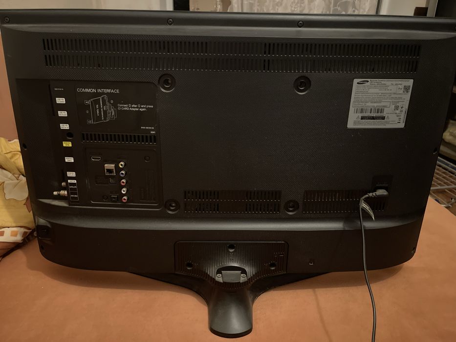 Телевизор samsung ue32j6500au в хорошем состоянии