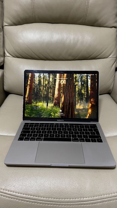 MacBook Pro 13" 2019 - 8GB / 256GB