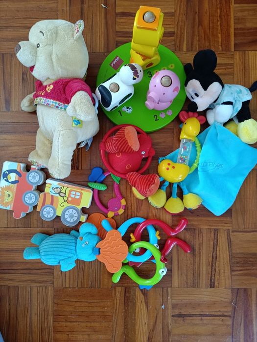 10 brinquedos de bebé