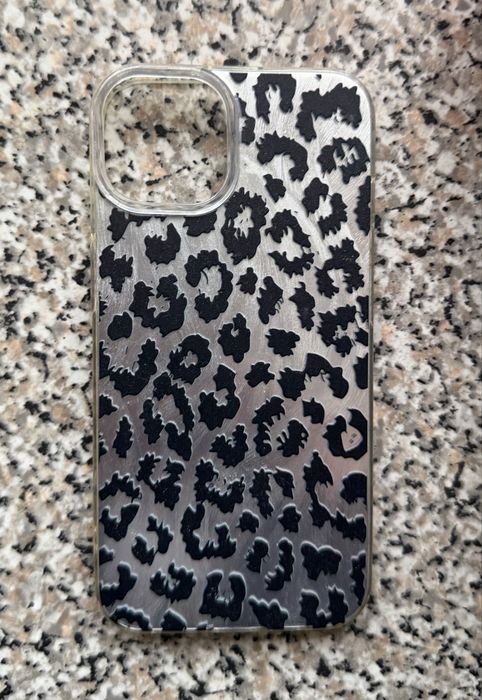 Чохли на iPhone 15