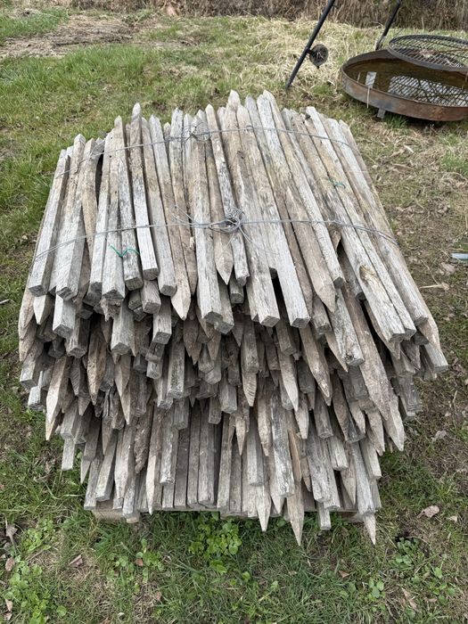 Paliki / słupki startowe akacjowe 3x3x100 winogrona, maliny