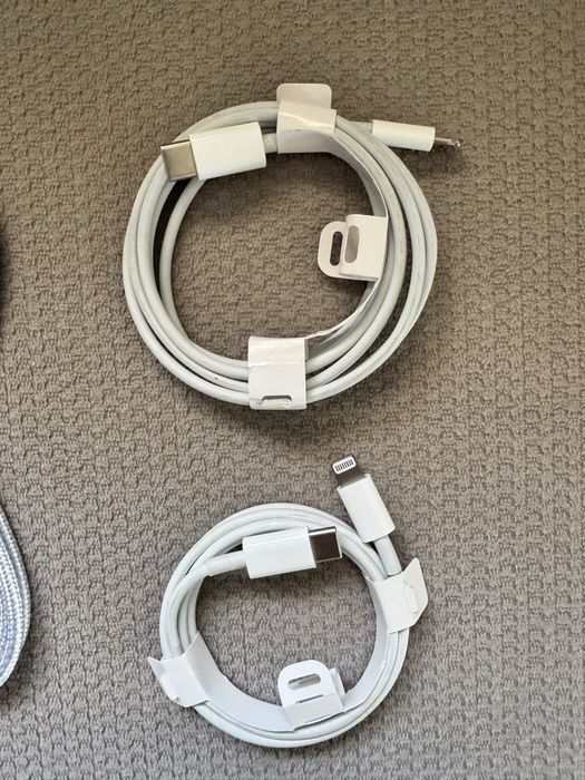 Зарядні кабелі USB-C/Ligtning/,Type-C/Ligtning/