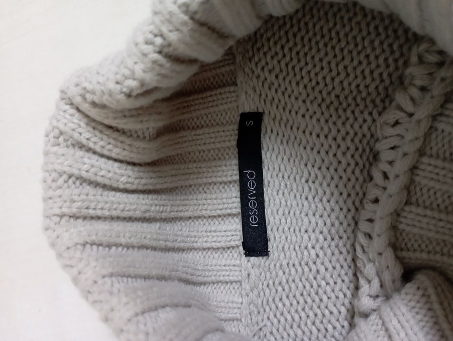 Poncho/narzutka z golfem Reserved r.S