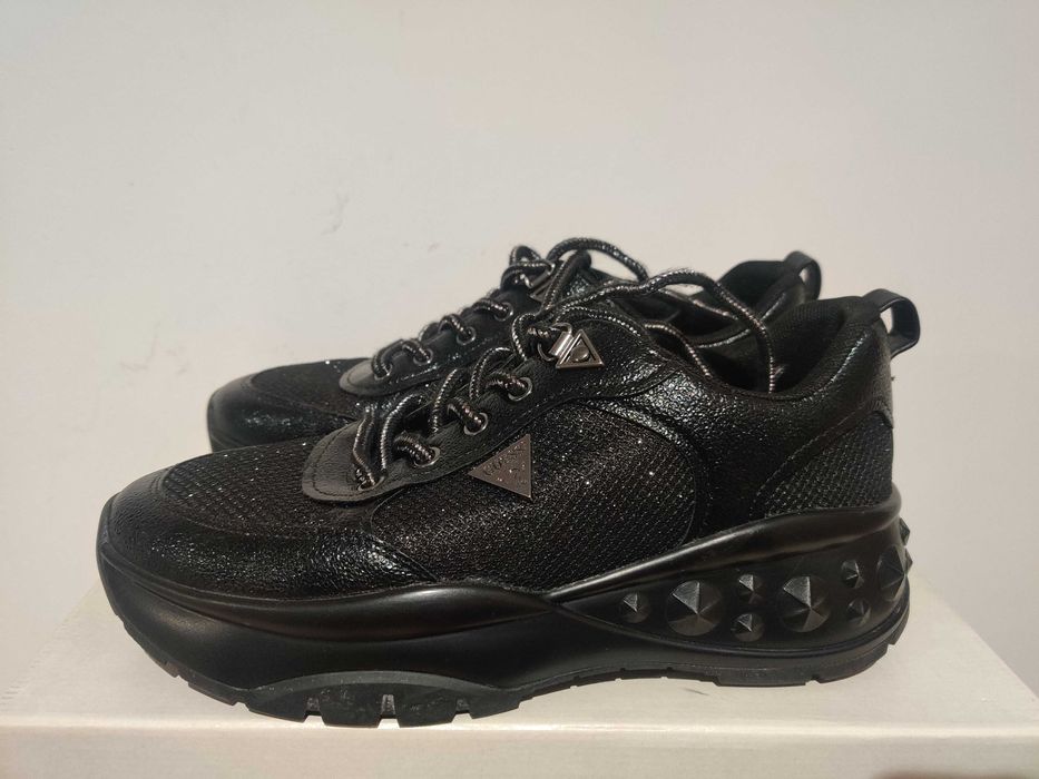 Buty Guess 39 25,5 sportowe jak nowe sneakersy