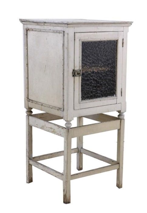 Armário pintado anos 40