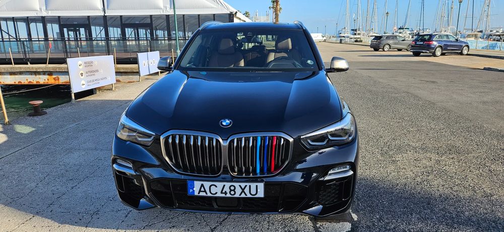 BMW X5 M50i