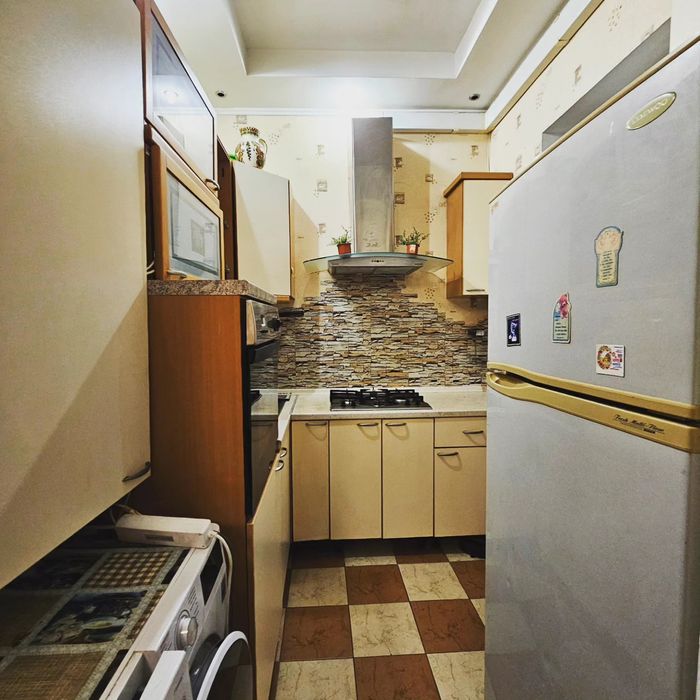 Оренда двухкімнатної квартири з АВТОНОМНИМ ОПАЛЕННЯМ в самому центрі