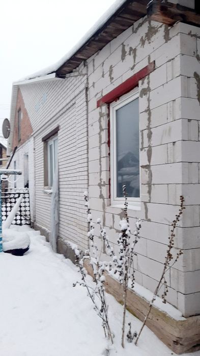 Земля 25 соток під забудову, разом з будинком 110 кв.м. біля міста Киї