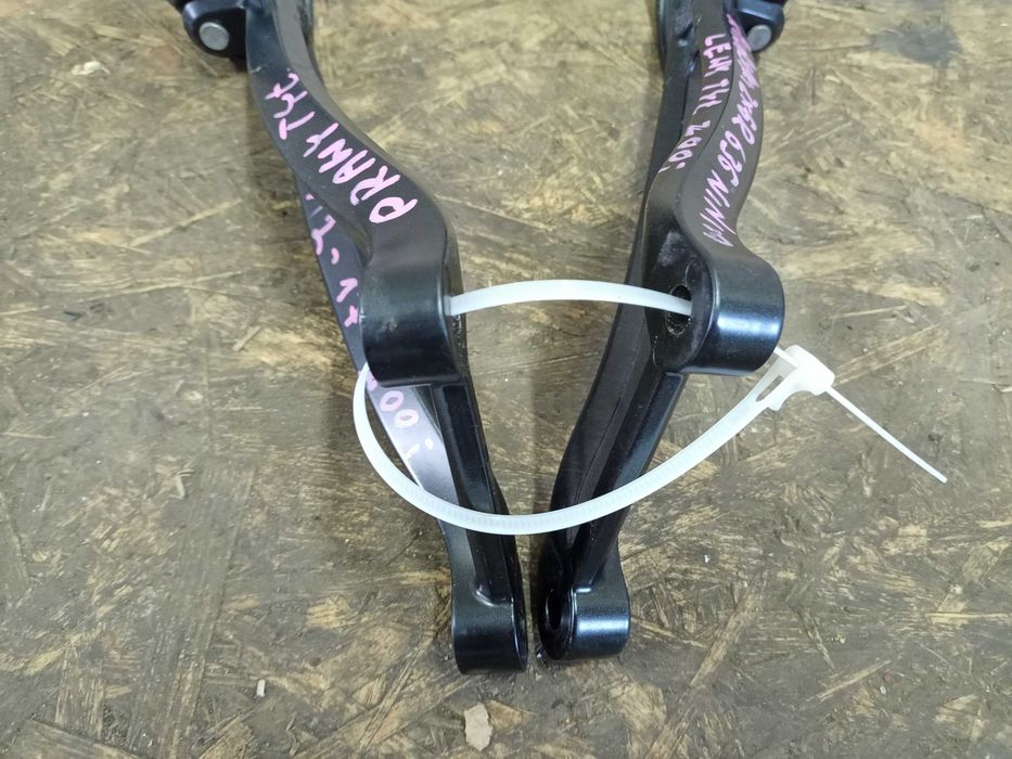 Kawasaki Ninja Zx6R Ninja 636 set podnóżek prawy lewy tył oryginał